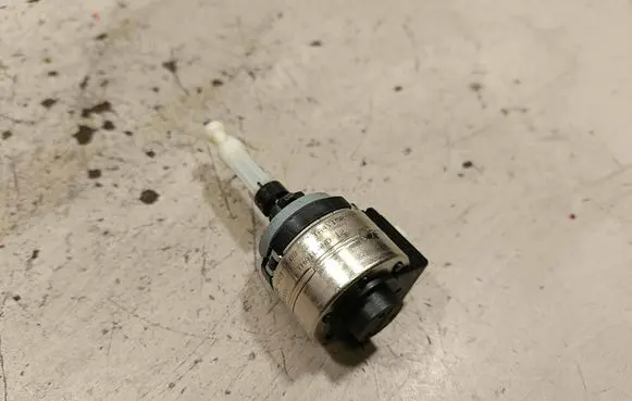 Audi Q7 4M Headlight level adjustment motor 89022080 PL35L024UL