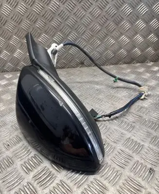 Volkswagen Golf VII Front door electric wing mirror