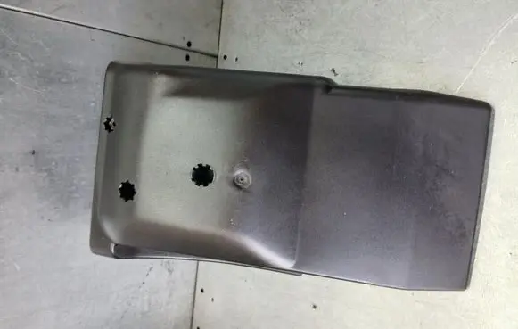 Volvo V70 Engine splash shield/under tray