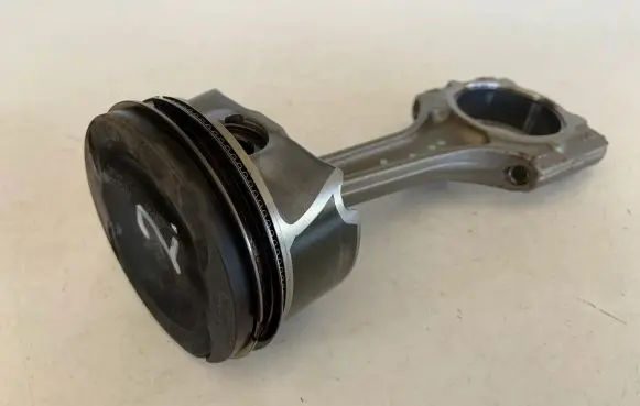 Audi Q5 SQ5 Piston with connecting rod 06N107065G 06H198401C