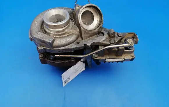 Mercedes-Benz C W204 Turbo A6460901080 6NW009228
