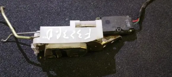 Mazda 323 F Front door lock 6A29