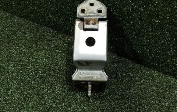 Renault Master III Rear door lower hinge 844000013R