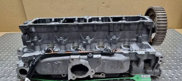 Ford Focus Engine head S26383152 9684487210