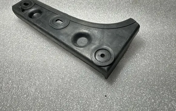 Audi A6 S6 C5 4B Front bumper mounting bracket 4B0807283B