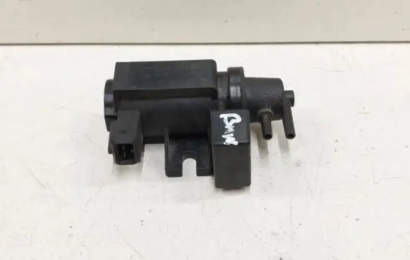 BMW 5 E60 E61 Turbo solenoid valve 7796634 05T347 70057900