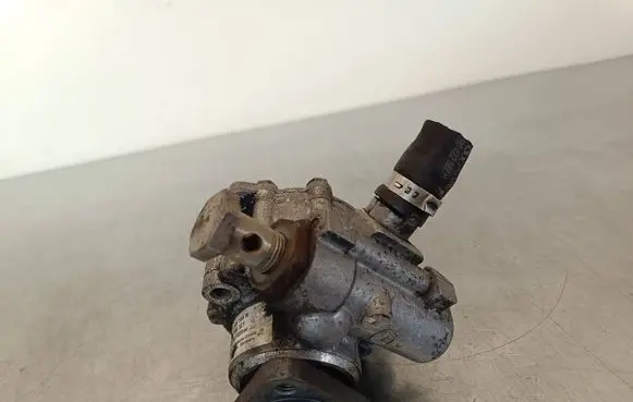 Audi A4 S4 B7 8E 8H Power steering pump 8E0145155N 760955121