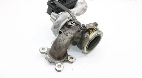 Audi Q3 F3 Turbo 04E145873P