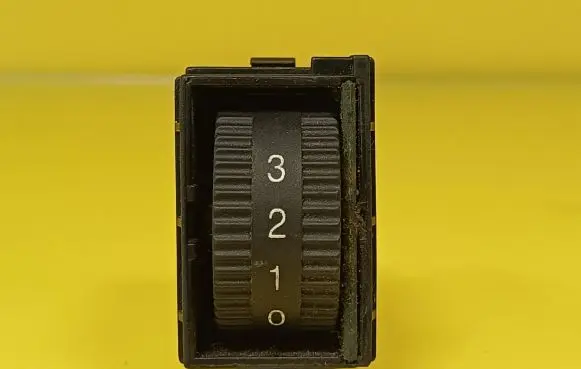 Fiat Seicento/600 Headlight level height control switch 735245799