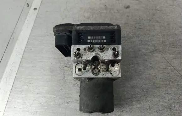 Mercedes-Benz E W211 ABS Pump 