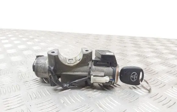 Toyota Avensis T250 Ignition lock