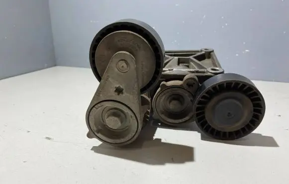 Volvo V50 Alternator belt tensioner 8692808 30711320 30650957