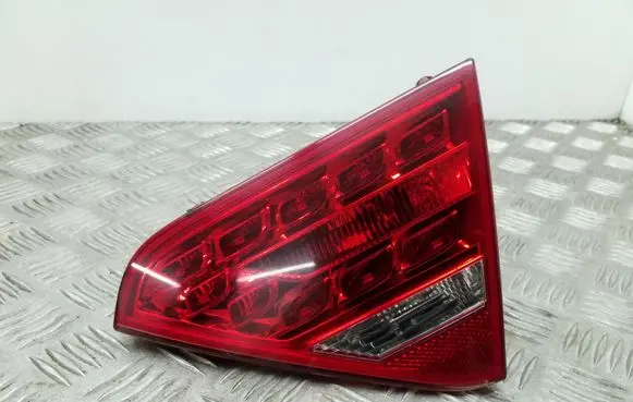 Audi A5 8T 8F Tailgate rear/tail lights 8T0945094A