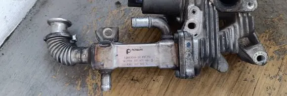 Renault Scenic II - Grand scenic II EGR valve cooler 7700360566A 72843006 8200360566A