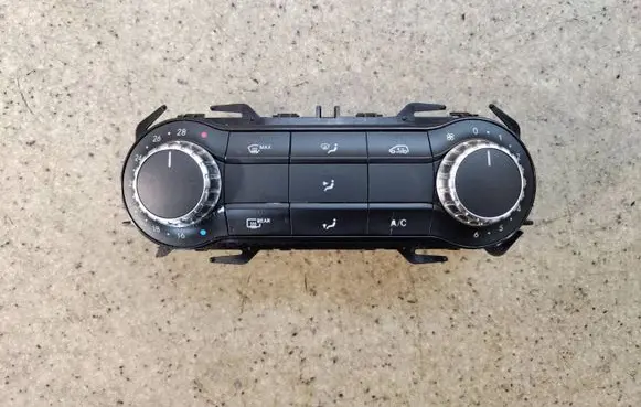 Mercedes-Benz CLA C117 X117 W117 Climate control unit A246900220828A A2469002208