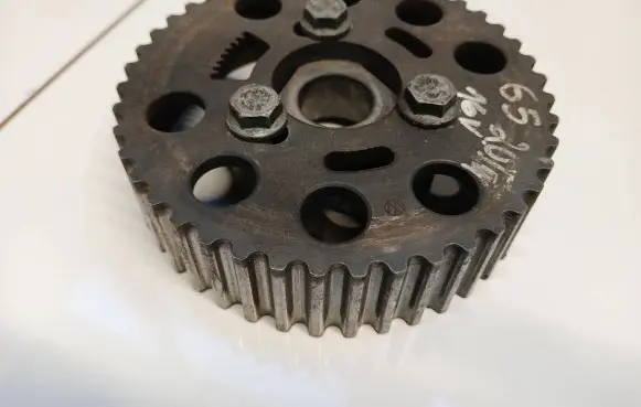 Volkswagen PASSAT B6 Camshaft pulley/ VANOS 038109111E