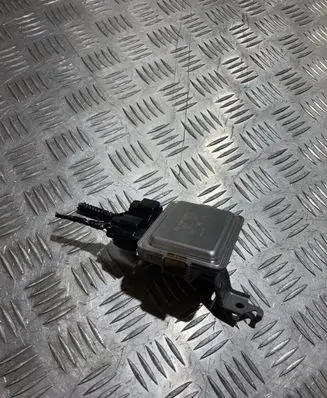 Toyota Yaris XP210 Fuel pump relay 89571-k0010