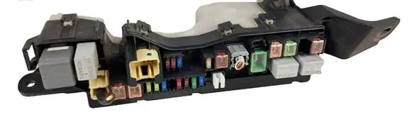 Toyota Corolla Verso AR10 Fuse box set 5136YA1