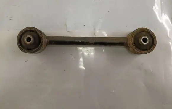 Suzuki Grand Vitara I Rear suspension control arm 
