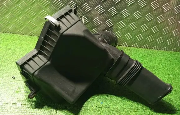 BMW 6 E63 E64 Air filter box 6504765 7834757