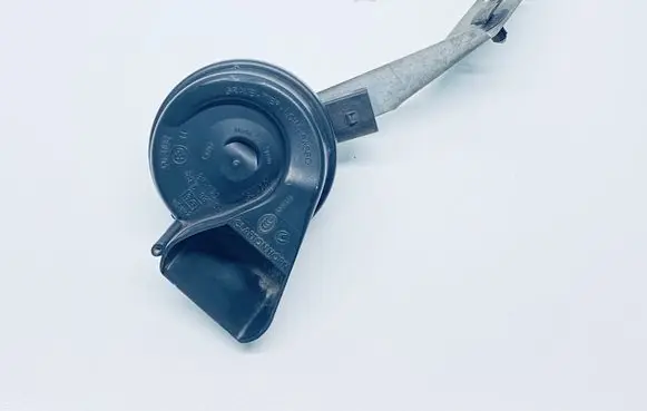 Volkswagen Touareg II Horn signal 7P6951221A 7P6951182C
