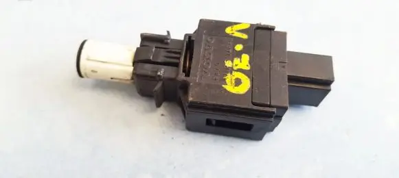 Volvo S70 V70 V70 XC Brake pedal sensor switch 8622064