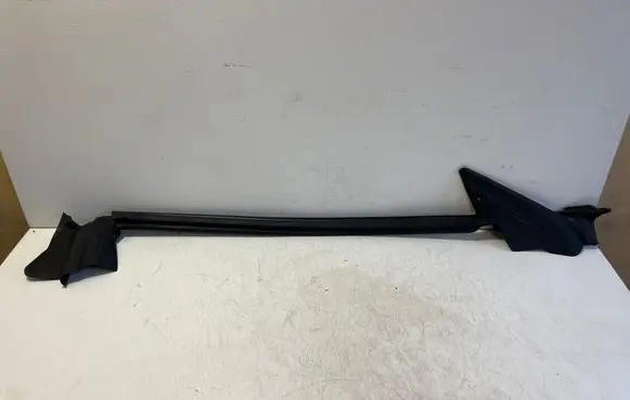 Porsche Taycan 9J1 Rubber seal front door window/glass 9J1837391