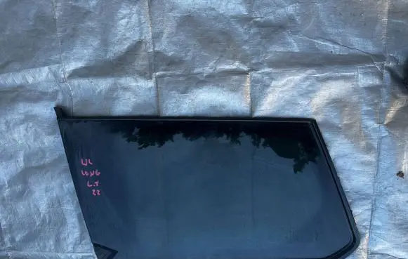 Jeep Grand Cherokee WL Rear side window