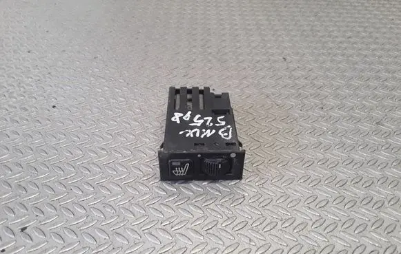 BMW 5 E39 Seat heating switch 61318352259