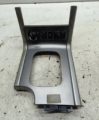 Nissan Navara D40 Center console 1053585 Q64288