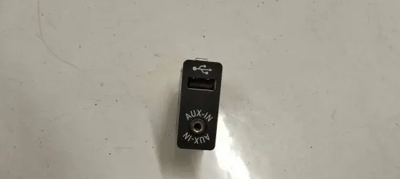 BMW 6 F12 F13 AUX in-socket connector 9237653