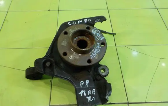 Opel Combo D Front wheel hub spindle knuckle PRZOD