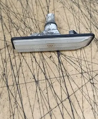 BMW X5 E53 Front fender indicator light 63137164492 7164492