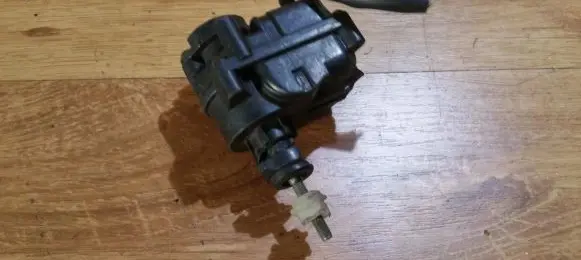 Subaru Legacy Headlight level adjustment motor 
