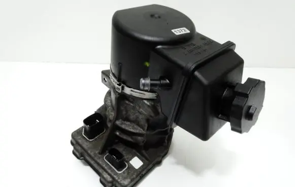Mercedes-Benz ML W164 Power steering pump A1644601780