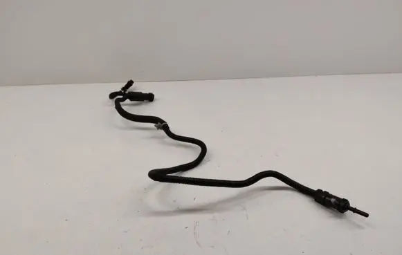 Volvo V60 Fuel line pipe