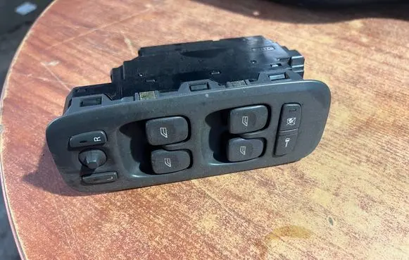 Volvo V70 Electric window control switch 30658116