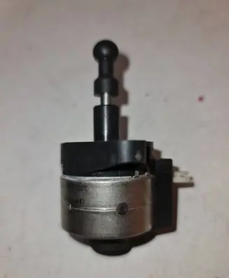 Audi A6 S6 C5 4B Headlight level adjustment motor 16943900 TC5Z07C PL35L024YGV4