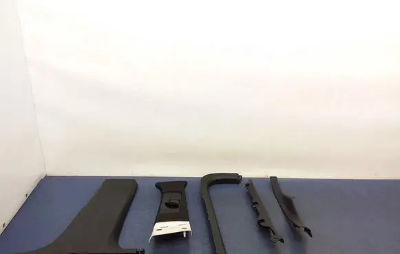 Cadillac CTS Other sill/pillar trim element