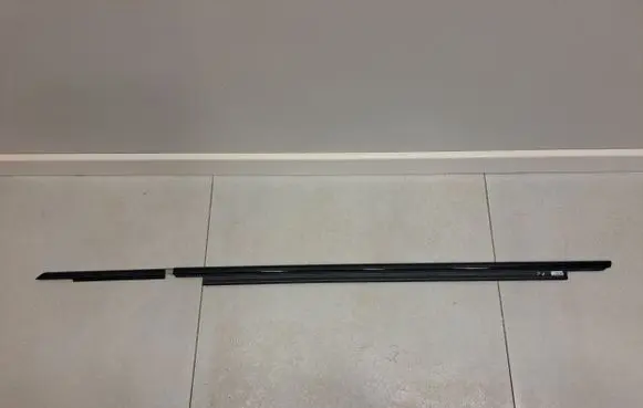 BMW 6 G32 Gran Turismo Front door glass trim molding 7392349 7404707 16444510