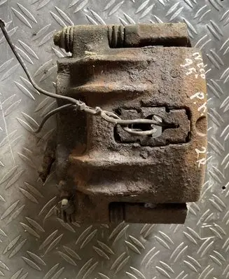 Iveco Daily 30.8 - 9 Front brake caliper