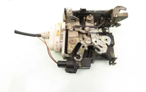 Audi A3 S3 8L Front door lock 8L1837016A