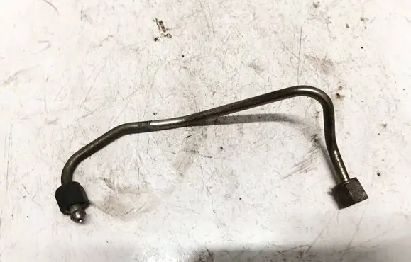 Volvo V70 Fuel line pipe