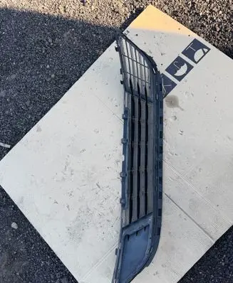 Peugeot 308 Front bumper lower grill