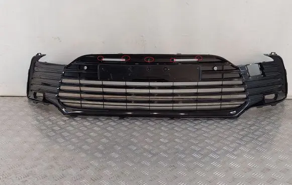 Toyota Camry VIII XV70 Front bumper upper radiator grill 5311233640 5311233690 5311233A00