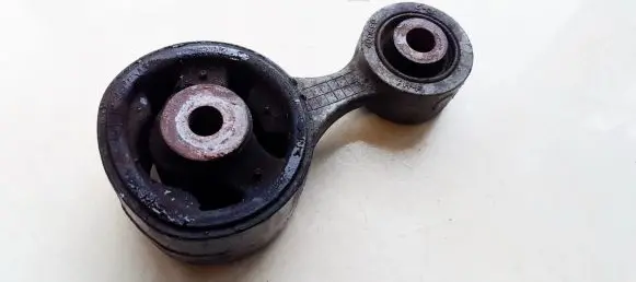 Honda CR-V Engine mount bracket 089007