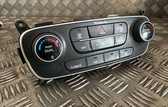 KIA Sorento Climate control unit 972502P875 AVNG87