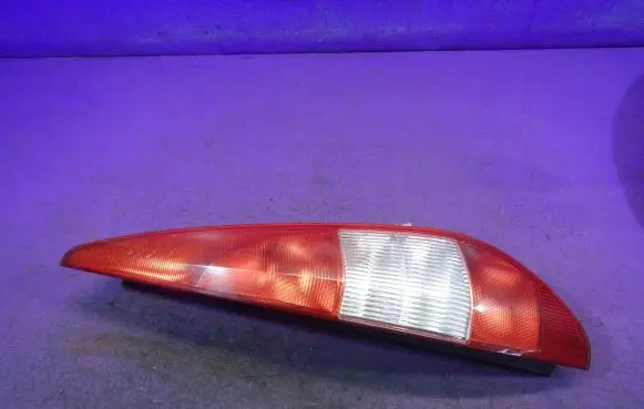 Ford Mondeo Mk III Rear/tail lights 1S7113404C