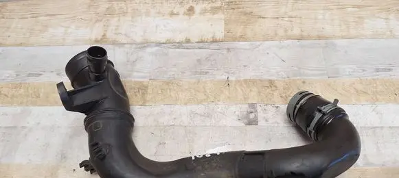 Volkswagen New Beetle Air intake hose/pipe 1J0129