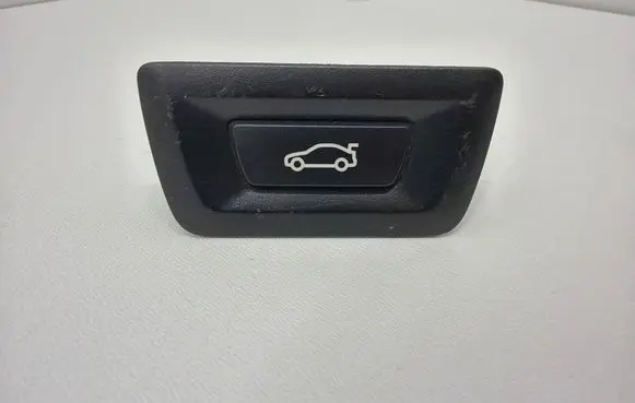 BMW 3 F30 F35 F31 Tailgate/boot open switch button 9275119